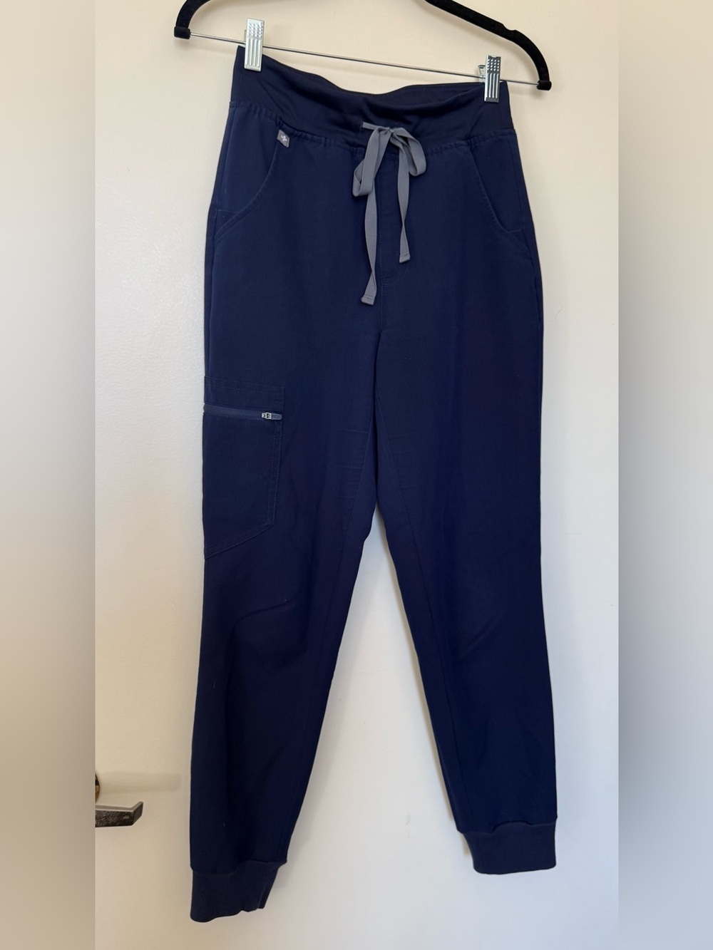 Figs Navy Technical Collection Scrub Joggers in Size XS